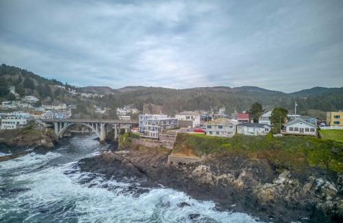Depoe Bay Casa | Gardner Family House #2