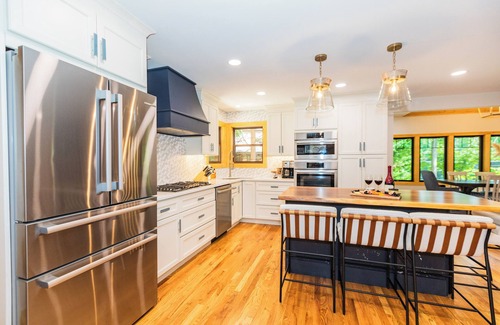 Lake Lure Casa | Garner Cove Lake House 4BR 3BA lakefront w/ dock, fire pit, game room