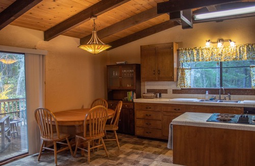 Cave Junction Casa | Garner House: Secluded woodland home; spacious & comfortable, in natural setting