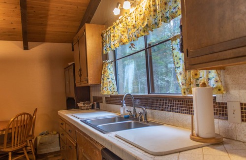 Cave Junction Casa | Garner House: Secluded woodland home; spacious & comfortable, in natural setting