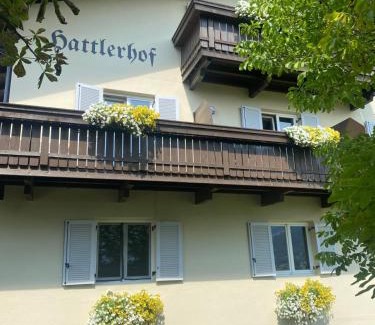 Brunico Casa | Garni Hattlerhof B&B