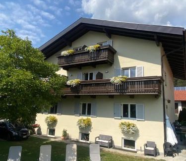 Brunico Casa | Garni Hattlerhof B&B