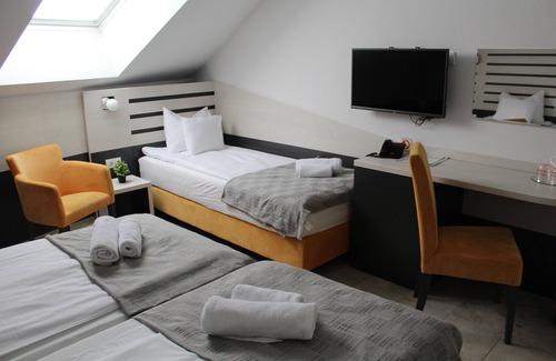 Novi Sad Cama Y Desayuno | Garni Hotel 11Tica DM