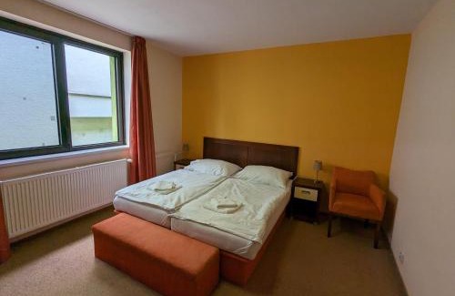 Senec Hotel | Garni Hotel Cosmopolitan