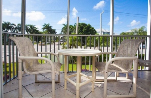 Bonita Springs Condominio | Garrett's Bonita Beach & Tennis Condo 1 Bedroom Condo by Redawning