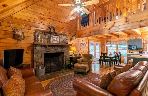 Butler Cabina | Garretts Getaway at Watauga Lake - privacy, lakefront