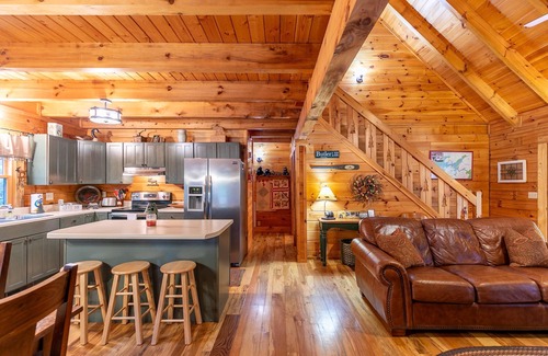 Butler Cabina | Garretts Getaway at Watauga Lake - privacy, lakefront