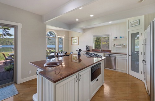 Friday Harbor Casa | Garrison Bay Beach House-