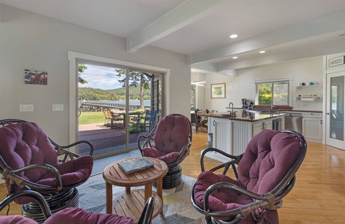 Friday Harbor Casa | Garrison Bay Beach House-