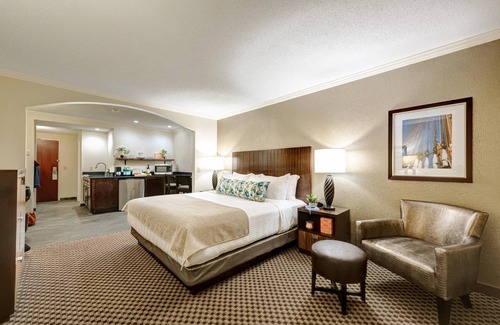 Dover Hotel | Garrison Hotel & Suites Dover-Portsmouth, Ascend Hotel Collection