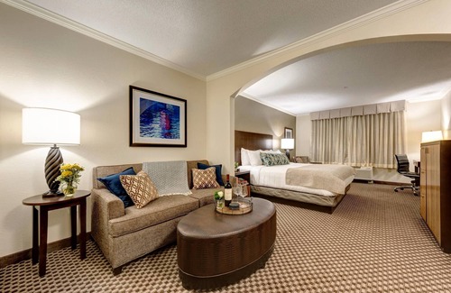 Dover Hotel | Garrison Hotel & Suites Dover-Portsmouth, Ascend Hotel Collection