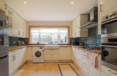 Inverness City Centre Cabaña | GARRY ISLE, family friendly, country holiday cottage in Inverness