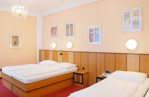Landstrasse Hotel | Garten - & Kunsthotels Gabriel