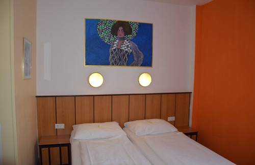 Landstrasse Hotel | Garten - & Kunsthotels Gabriel