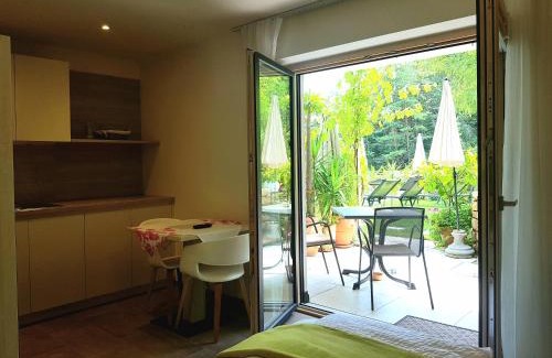 Caldaro Sulla Strada del Vino Apartamento | Gartenappartements Die Mühle