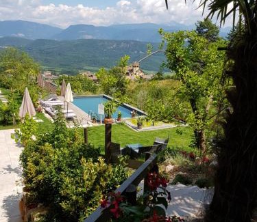 Caldaro Sulla Strada del Vino Apartamento | Gartenappartements Die Mühle