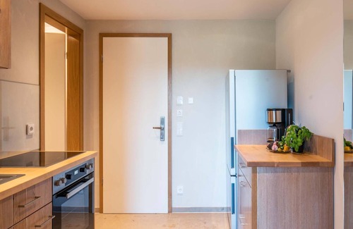 Pelham Apartamento | Gartenzimmer, 30 qm Untergeschoss, Kombinierter Wohn- & Schlafbereich