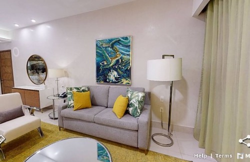 Centro de Cancún Complejo | Garza Blanca CANCUN - one bedroom suite available Dec 9th - 13th. Room only