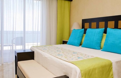 Zona sur Complejo | Garza Blanca Luxury Suite 2-bedroom 2 bath Beach front resort in Puerto Vallarta