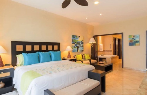 Zona sur Complejo | Garza Blanca Luxury Suite 2-bedroom 2 bath Beach front resort in Puerto Vallarta