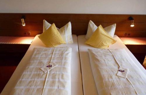 Michelsneukirchen Casa | Gasthof-Pension-Metzgerei Jäger