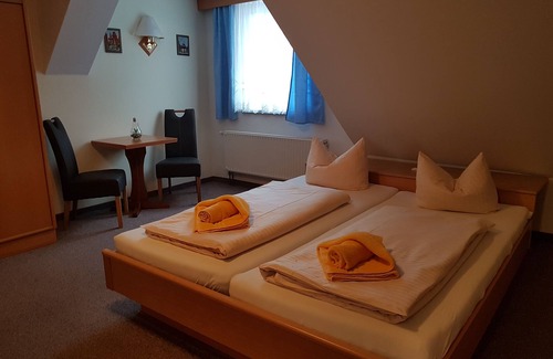 Lohsa Casa | Gasthof & Pension Zur Friedenseiche