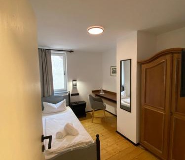 Marktbreit Cama Y Desayuno | Gasthof zum goldenen Schiff - Lehm, Stil & Altstadtflair
