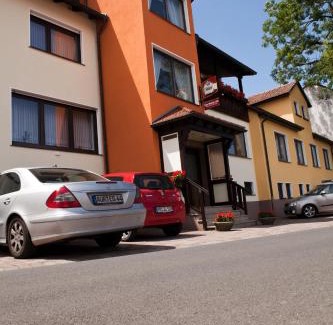 Battenhausen Casa | Gasthof Zum Hohen Lohr