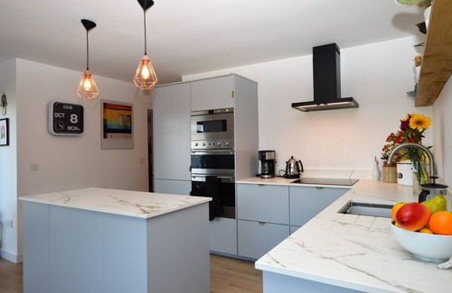 Tighnabruaich Cabaña | Casa de Gate recientemente renovada en la orilla, para 6 personas.