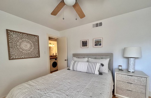 Mueller Condominio | Gated 2 bed Condo near Mueller Lake Park!