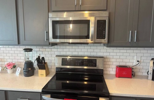 Dunean Apartamento | Gated 2BR in Greenville w/Vibes