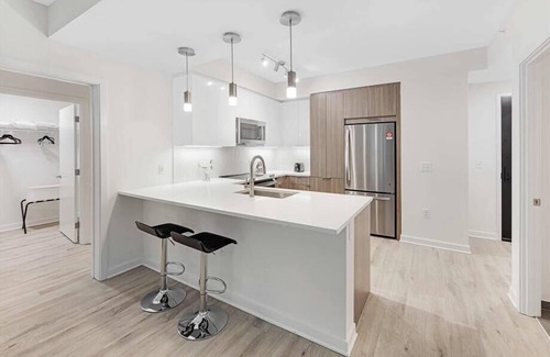 NoMa Hotel | Gated 2BR in the Heart of NoMa | Rooftop, Grill & Deck