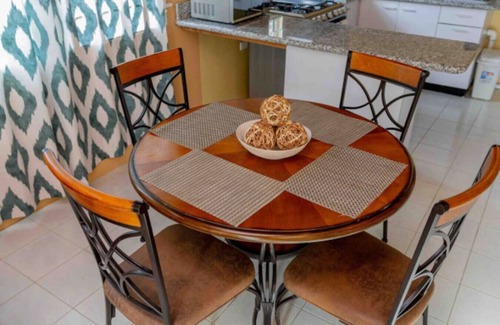 Rhyne Park Village Casa | Gated Charming deluxe 2 bed/home
