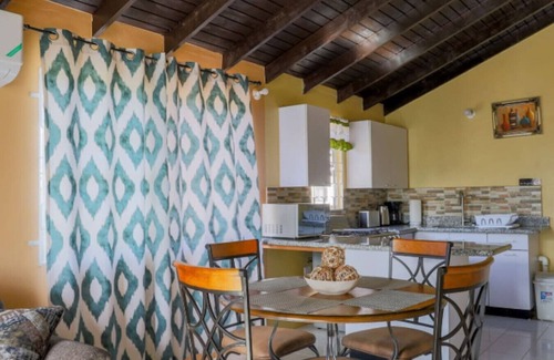 Rhyne Park Village Casa | Gated Charming deluxe 2 bed/home