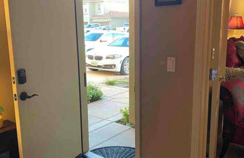 Peters Apartamento | Gated community 2-bedroom,1 bath attached apartment in Manteca