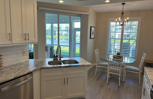 Iona Condominio | Gated community condo with private island minutes to Fort Myers Beach or Sanibel