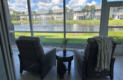Iona Condominio | Gated community condo with private island minutes to Fort Myers Beach or Sanibel