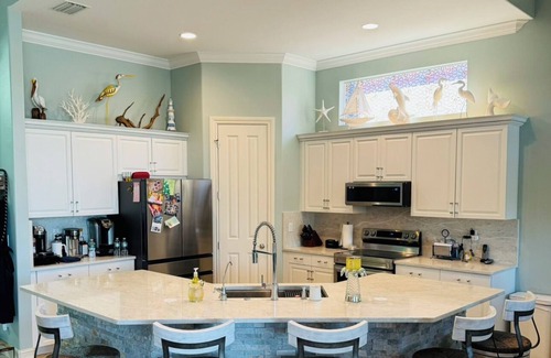 Grandezza Casa | Gated Community Executive Home with Pool and Hot Tub! Private Golf, Tennis CC