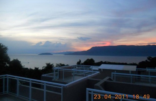 Sao Pedro Condominio | Condominio cerrado - Casas con 2 suites - climatizada, para hasta 08 personas - AAA