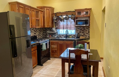 Spanish Town Apartamento | Gated community in St Catherine, Jamaica. Peaceful, tranquil and spacious.