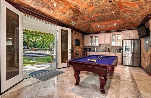 Fair Oaks Casa | Amplia pensión privada en propiedad cerrada