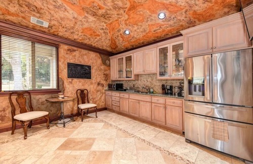 Fair Oaks Casa | Amplia pensión privada en propiedad cerrada