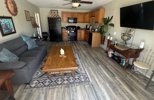 Perris Casa | Gated Lake Mathews Retreat – Stunning Views, Modern Comforts. FULLY FURNISHED.