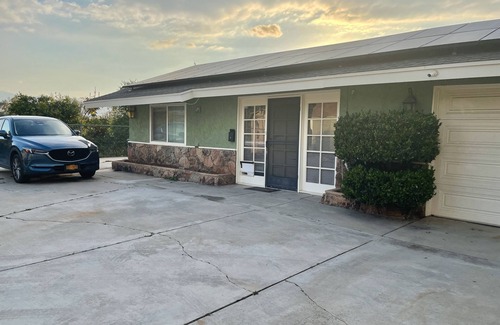 Perris Casa | Gated Lake Mathews Retreat – Stunning Views, Modern Comforts. FULLY FURNISHED.