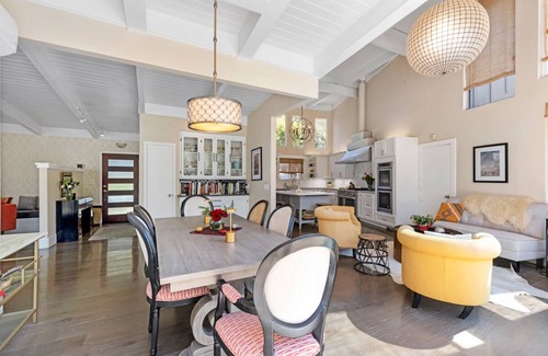 San Anselmo Casa | Gated, mid-century modern home feels like Hawaii -designed for entertaining/fun.