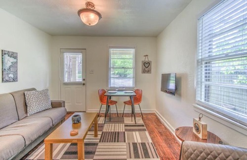 Midtown Apartamento | Gated Midtown Retreat near Overton Square