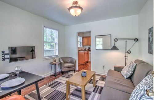 Midtown Apartamento | Gated Midtown Retreat near Overton Square