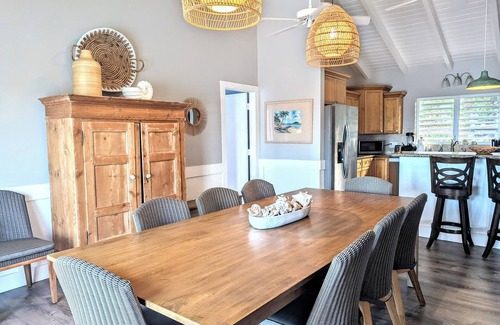 Estate Marys Fancy Casa | Gated Neighborhood with Sandy Beach
