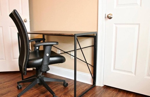 Faubourg Delassize Apartamento | Gated NOLA Apt, Centrally Located, Sleeps 8 & Great for Groups!