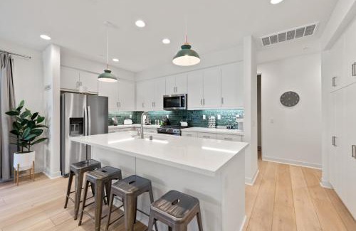 La Quinta Casa | Gated PGA West 2023 New Build - EV Friendly